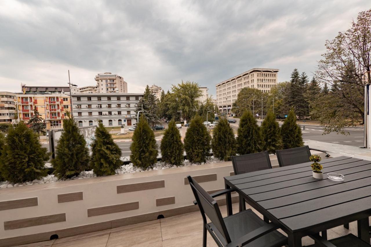 Luxury Ultracentral Piteşti Buitenkant foto